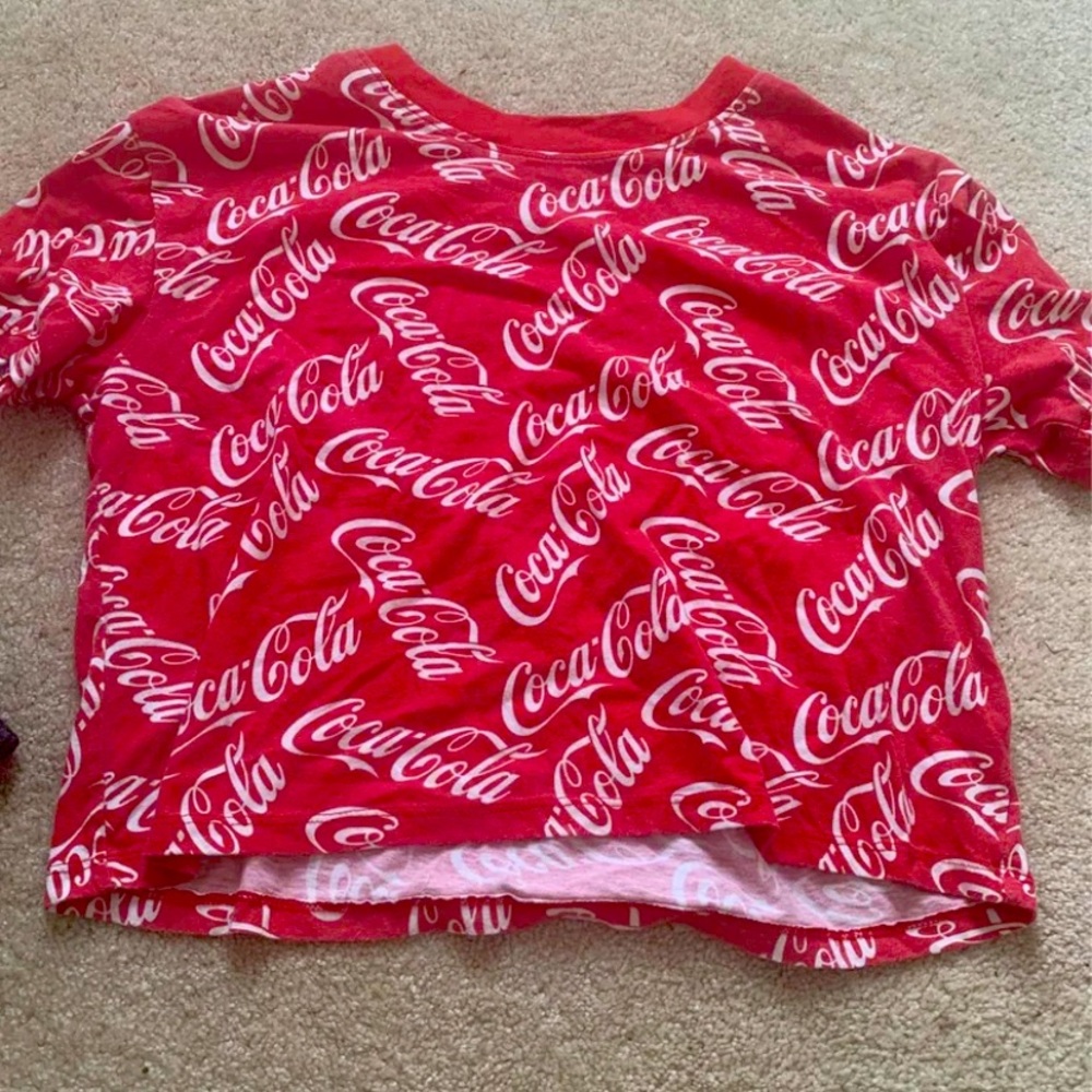 Trendy cropped Coca Cola T-shirt